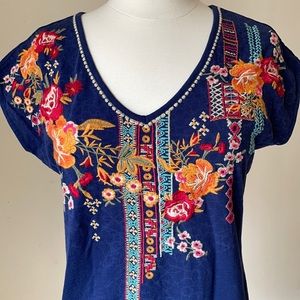 Sundance/Johnny Was style V-neck tee/S